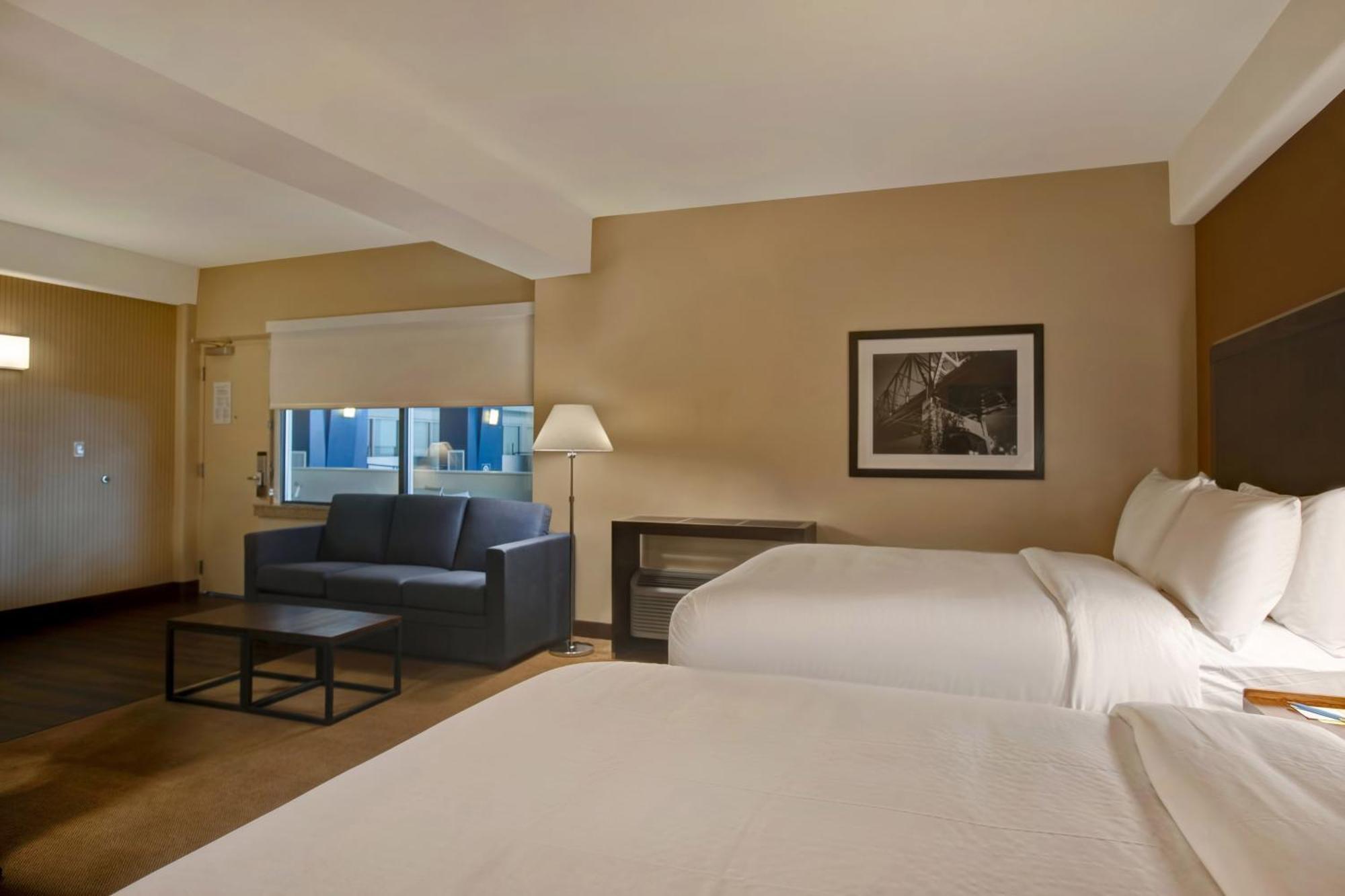 Four Points By Sheraton Hotel 3*